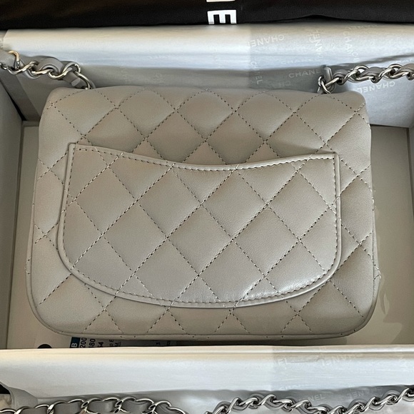 NEW 21B Chanel Grey Classic Mini Square SHW Lamb - Picture 5 of 14